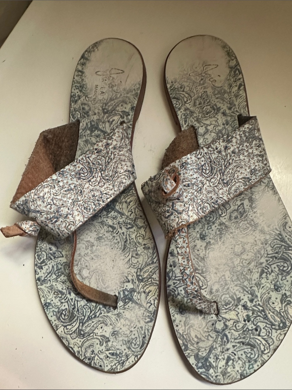 Joie Women's Paisley Print Slip-On Sandals in White and Gray